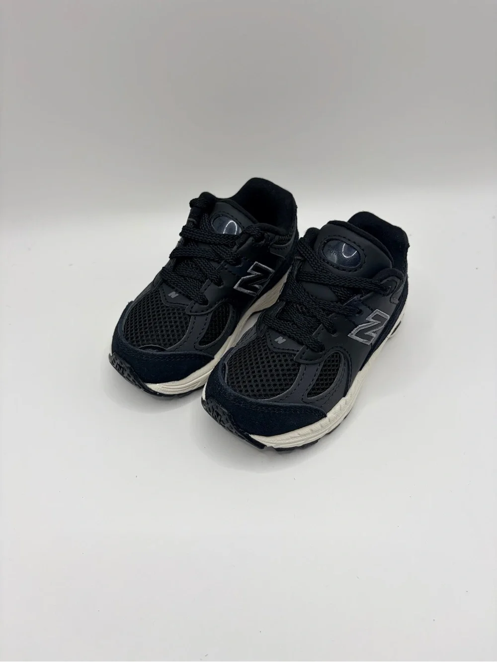 New Balance 2002R Toddlers Black Athletic Sneakers 5C